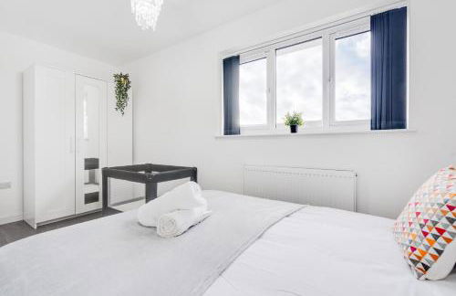 Dazzling & Modern 4bd - Coop LIVE - Etihad - Parking - Foto 13