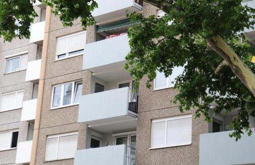 Familienfreundliche geräumige Design-Wohnung mit Balkon im Zentrum - APOLONIAliving - Foto 59