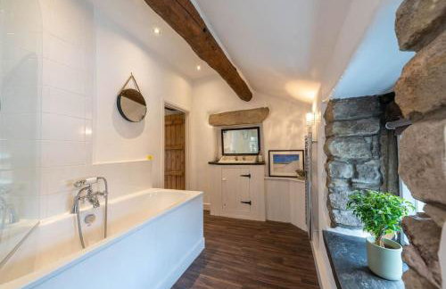 Westside Cottage, Newby Hamlet, Clapham, Yorkshire Dales National Park, Famous Three Peaks, Near The Lake District, Pets Are Welcome, Direct Parking in front of the Cottage & Guest Parking - Foto 77
