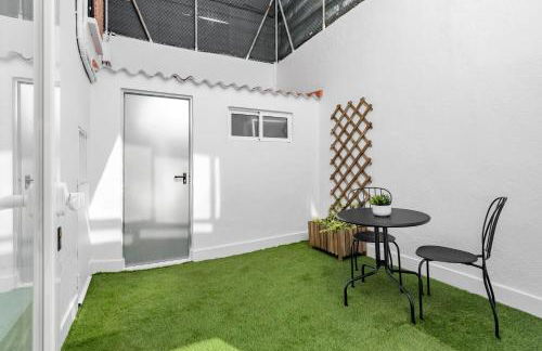 Cozy 2 bedroom apartment with patio - Photo 15