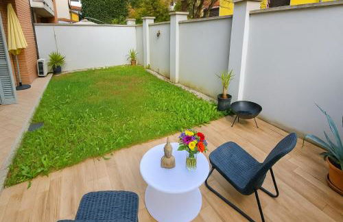 Zen Garden House - in front of the metro - Photo 5