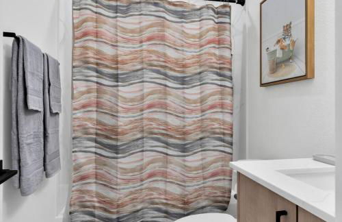 Dallas Escape w/ Rooftop + Yard • Sleeps 10 - Foto 42