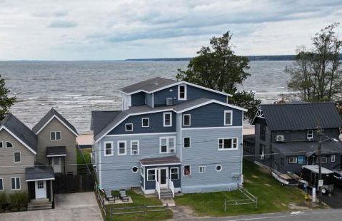 " The Penthouse" Historic Oneida Lakefront Condo 5 - Foto 3