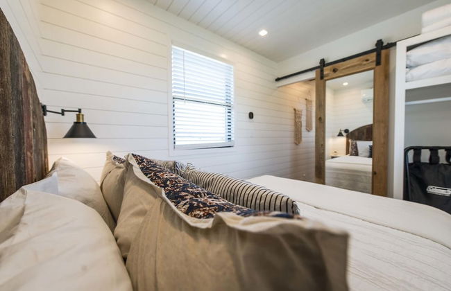 The Meadows Container Home in Country Setting - Foto 14