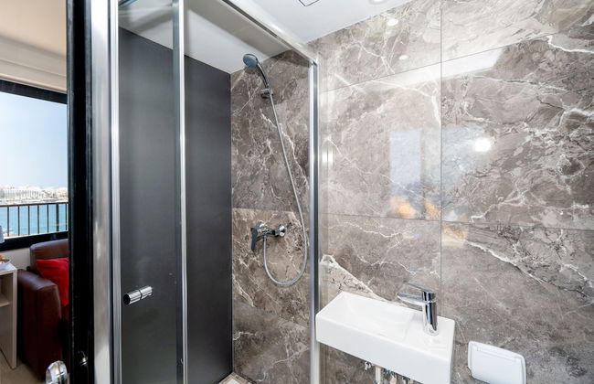 Islet Seafront Penthouse with Hot tub - Foto 27