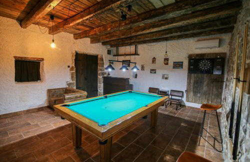Božini dvori- Villa with Pool, Sauna , Jacuzzi and multifunkcional sport Court - Foto 103