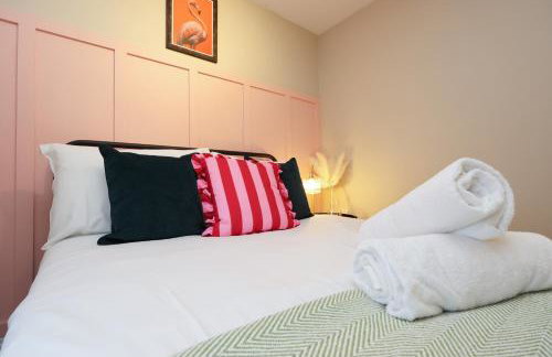 Cosy Bristol Townhouse - Free Parking - Sleeps 6 - By EKLIVING PARTNERS - Foto 4