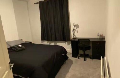 Cosy 2 Bed House - Sleeps 3 Parking & Garden - Foto 10