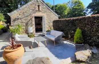 Stunning cosy barn in peaceful rural Cornwall - Photo 1