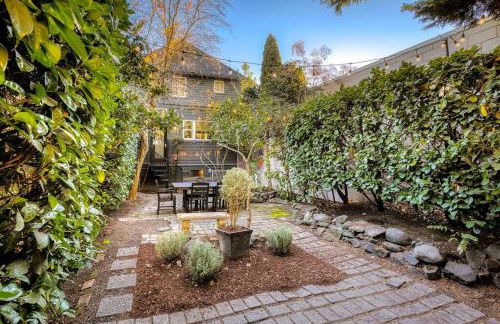 Landmark 23 - Photo 29