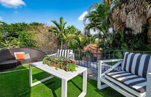 Villa 800 - 3 BEDROOM - 3 AND A HALF BATHROOMS -6 BEDS- Spa like Retreat Saline Pool & Jacuzzi - Foto 46