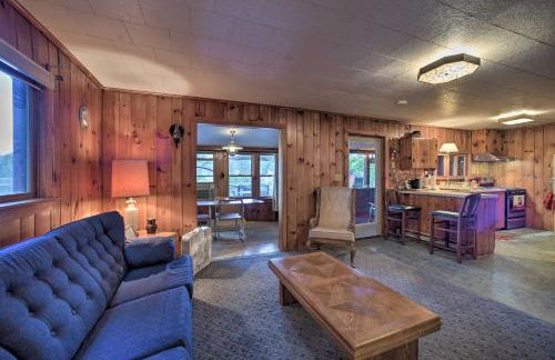 Riverfront Escape with Dock 19 Mi to Saratoga! - Foto 3