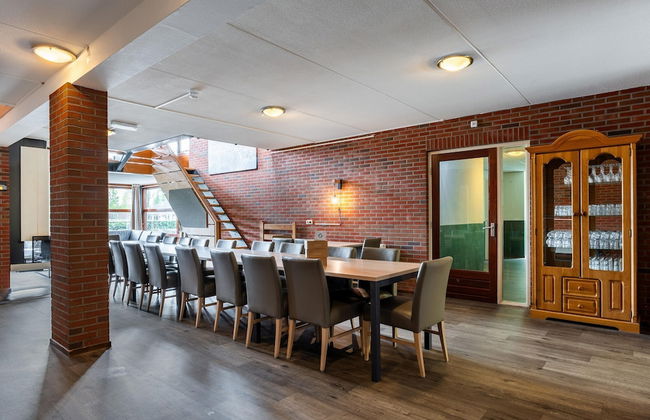 Well Furnished Home for Groups with Fireplace near Water - Foto 15