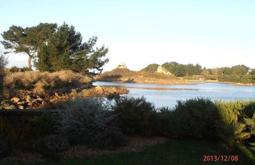 Reposant, Calme, Vue Mer imprenable à 2 m de l'eau, Petit Port Typique Breton - Foto 9
