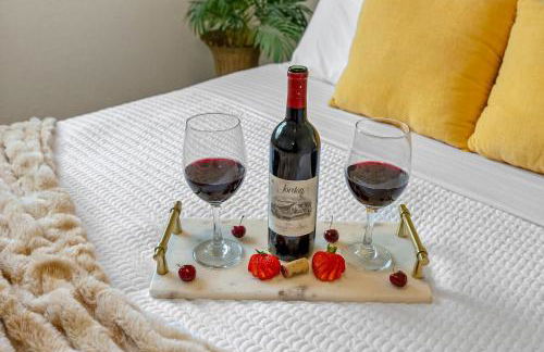 Stunning Tampa Stay Prime Location & Comfort! - Foto 31