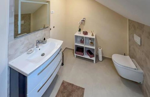 Awesome Home In Krapinske Toplice - Foto 32