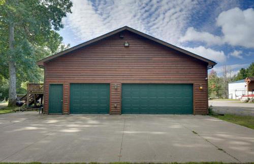 5 Mi to Sno-Eagles Trails Lakefront Getaway! - Photo 32