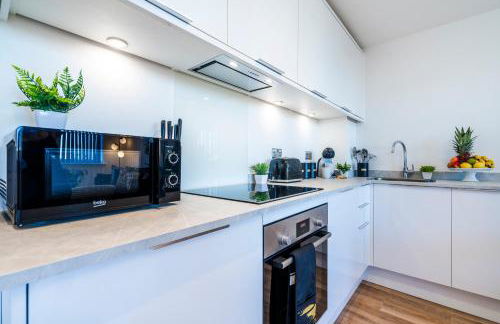 Central Gravesend 1BR, Kitchen, Wi-Fi, Sleeps 2, Parking - Foto 3