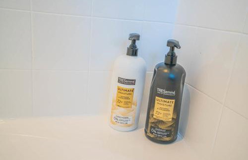 Trendy 1BD Walk to Westgate Pool Gym WD - Foto 42