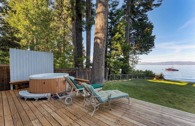 Lakefront Haven by Avantstay Minutes to Ski Resorts Private Dock - Photo 34