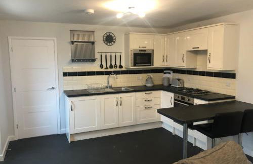 2 bedroom bungalow, 15 minutes to Alton Towers, dog friendly - Foto 5