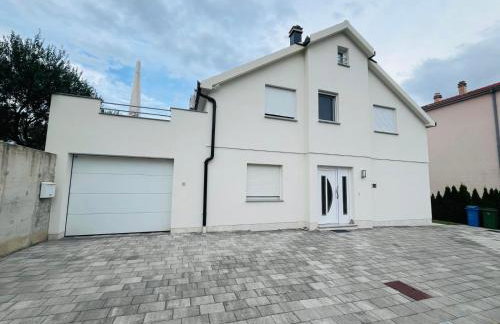 Apartments Julia Trogir - Photo 4