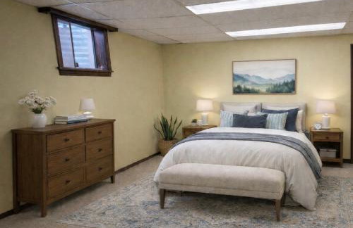 Renovated 4BR 20min to Arrowhead Stadium Sleeps 10 - Foto 12