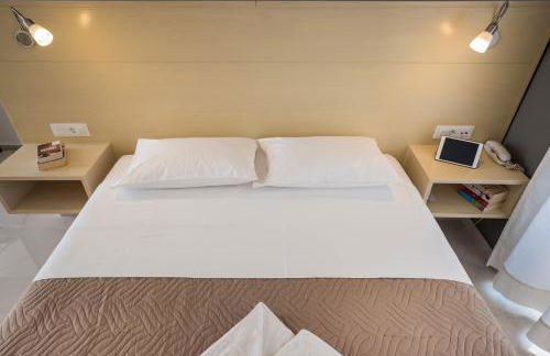 Esplanade Apartments - Heated Pool - Photo 18