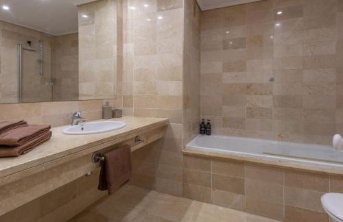 SF Marbella Luxury Beach Apartment - Jardines de las Golondrinas - Photo 32