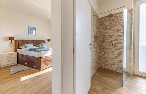 Beautiful Home In Porec With Kitchen - Foto 41