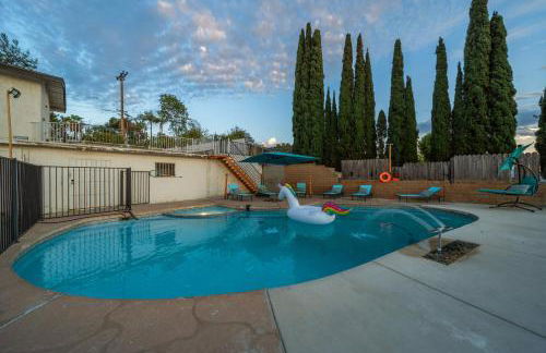 Entire Private Home with 4 Bedrooms 2 Bathrooms, Pool, View, 4 Parking, King Bed, Big Yard, Available Now - Foto 56