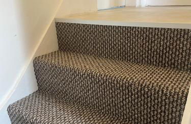 4 bedroom house with Garden, Parking & 3 mins Walking Distance from Train Station - Photo 25