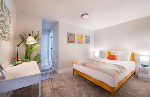 Mid-Century Modern Home - Hot Tub and Game Room - Foto 33