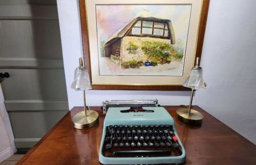 Swan Cottage 2-Bedroom-Netflix-Parking-Nature-Canal - Photo 35