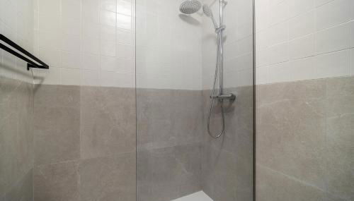 WHome Prime Portal to Porto Your Gateway to Urban Wonders - Foto 5, Shower