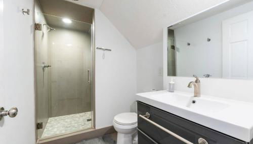 Luxury Chefs Kitchen - OSU/Short North - Sleeps 10 - Foto 2, towels, Shower