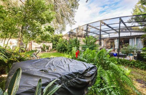 Canal-Front Retreat with Hot Tub and Dock in Tavares - Photo 24