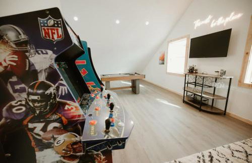 New Cabin Pet Friendly With A Game Room And King Beds - Foto 2