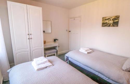 Field Cottage - Photo 16