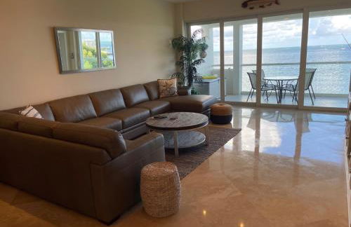 LIC Mgr - LUXURIOUS 2 BED 3 BATH PENTHOUSE SUITE - PANORAMIC OCEAN VIEWS! INDOOR PICKLEBALL - SPEAKEASY! - Foto 14