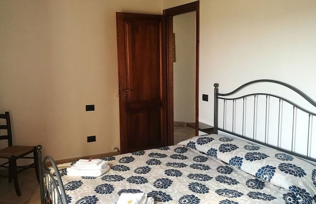 Portion of a Farmhouse With 30 Beds - 4 Apartments and 2 Rooms - Foto 6