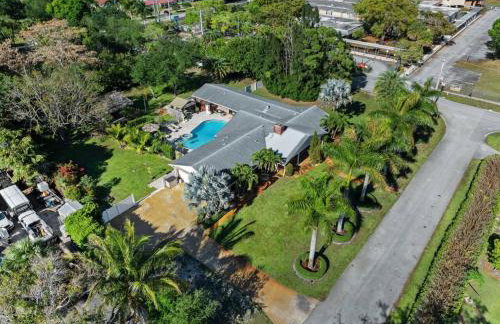 The Creek Resort - Revamped Chic 4BR Haven with Massive Pool, Hot Tub, and Outdoor Space - Foto 46