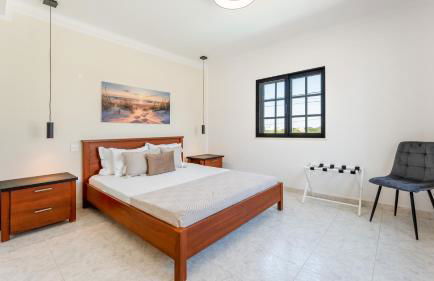 Stylish 3 BDR Retreat with Pool by LovelyStay - Foto 14