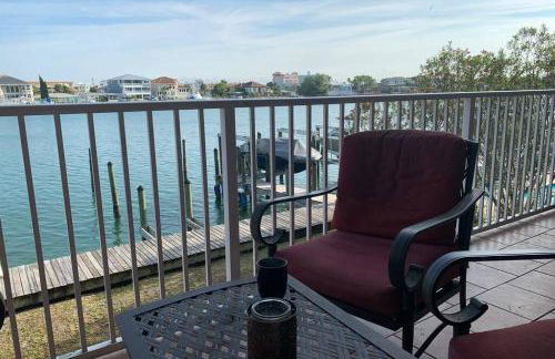 Luxury and Spacious Waterside Getaway - Foto 37