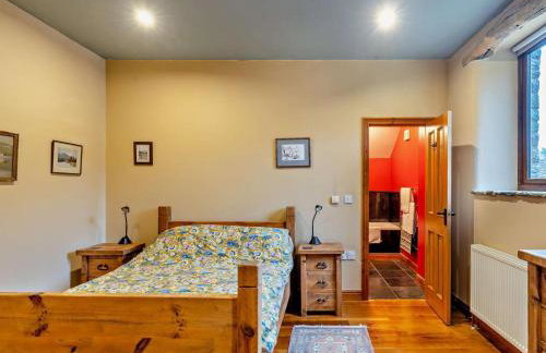 1 Bed in Combs oc-pk674 - Photo 13