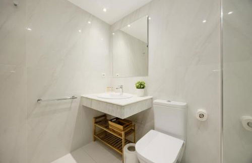 Coastal apartment, with swimming pools and close to the beach, in the tourist Bahia de Marbella - Photo 22