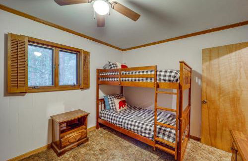 Senic Views, Game Room! Family Cabin in Deep Gap - Foto 22