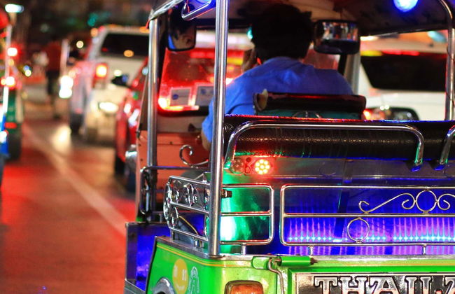 Tour gastronômico noturno de tuk tuk - Foto 1