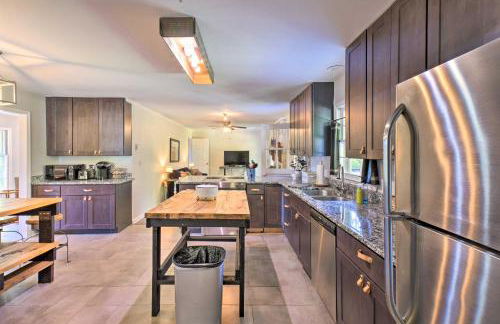 Mod Stable House on 10 Acres, Walk to Lake! - Foto 10