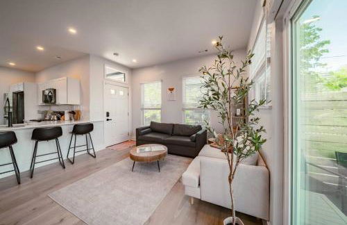 Hot Tub Amazing Location! Modern Ohio City Luxury 2 King Beds - Foto 4